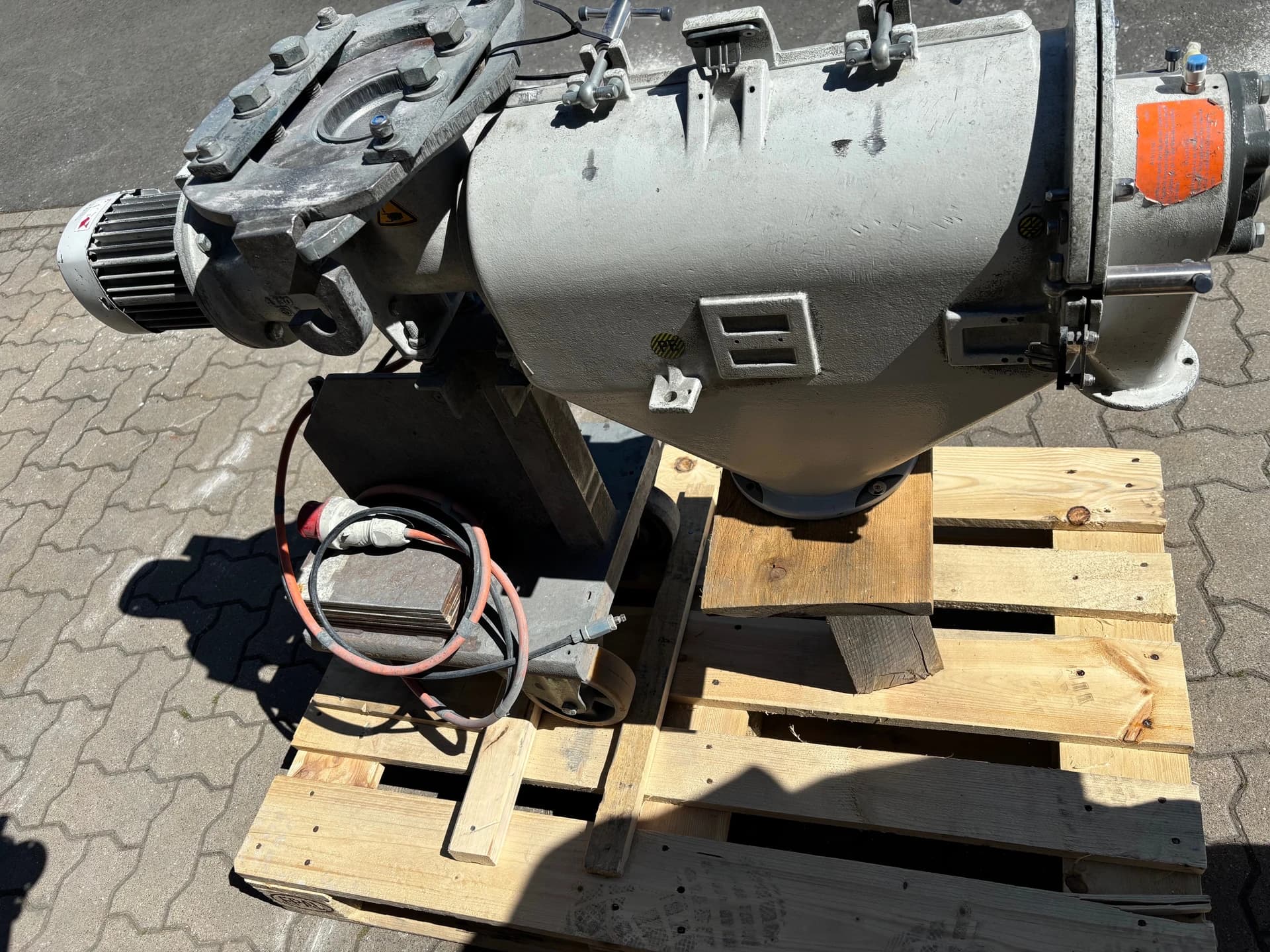 Azo E 360 - Image 3